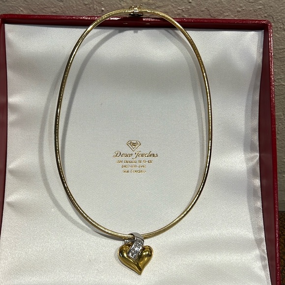 Beautiful crafted 18k Gold Heart 💛 shaped Pendant with 10 Princess Cut Diamond! - Picture 6 of 7